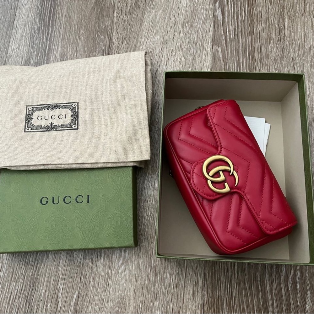 Gucci red super mini marmount